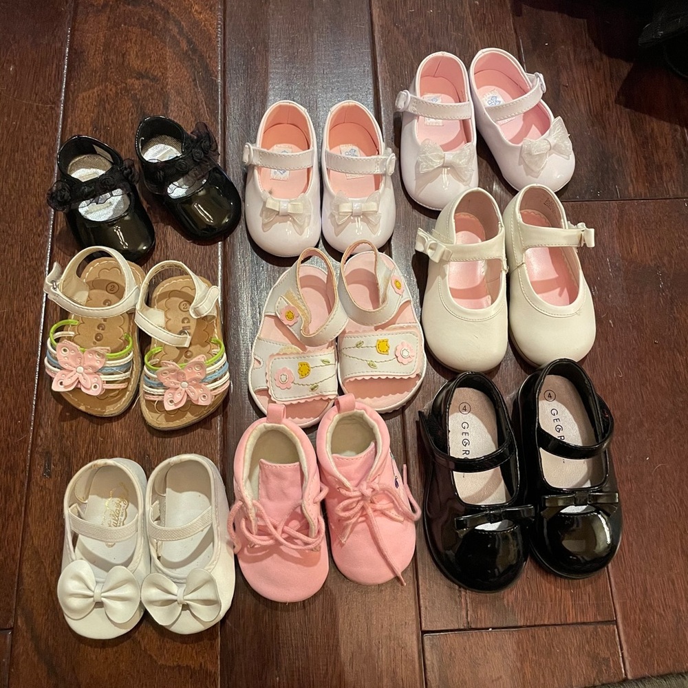 Bundle of shoes size 0-4